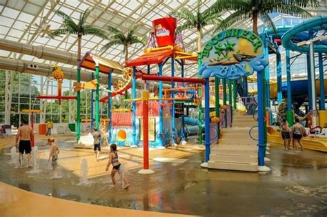 indoor waterpark hotel near me.